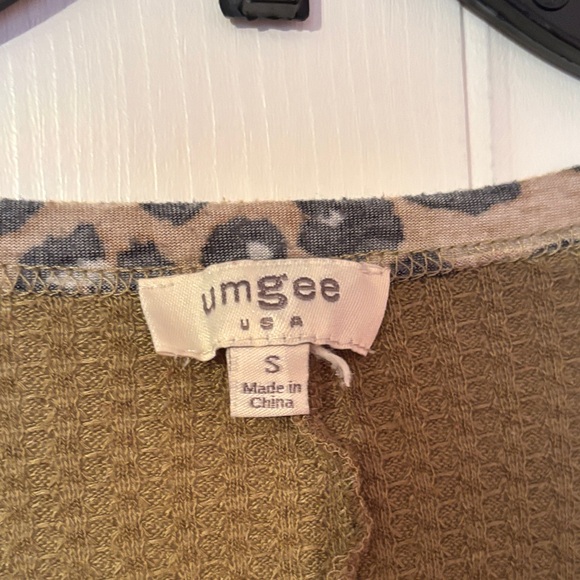 Umgee Olive and Leopard Print Sweatshirt - Picture 2 of 2